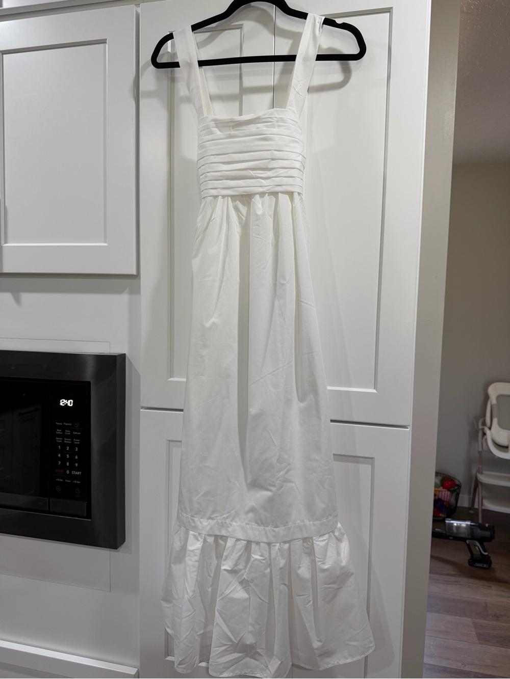 entro White Sleeveless Ruffle-Hem Girls Formal Dress